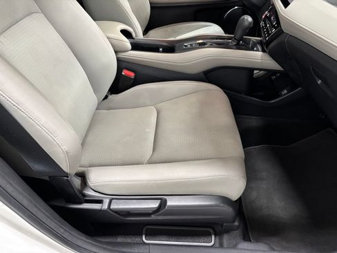 Used 2019 Honda HR-V EX image 57