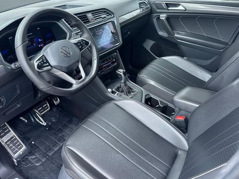 Used 2022 Volkswagen Tiguan SE R-Line FWD image 4