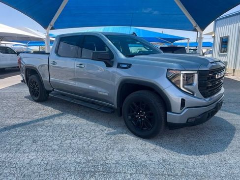Used 2025 GMC Sierra 1500 Elevation AWD/4WD image 3