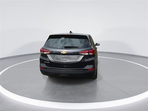 Used 2022 Chevrolet Equinox LS image 10