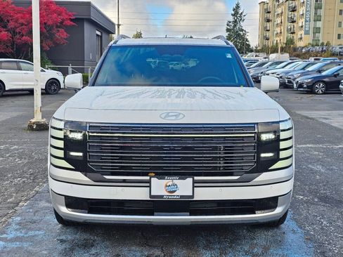 Used 2026 Hyundai Palisade Calligraphy image 2