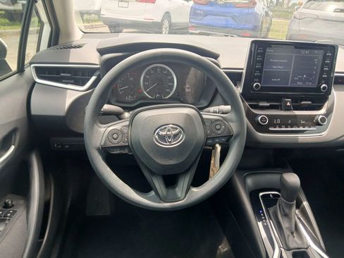 Used 2020 Toyota Corolla LE FWD image 25