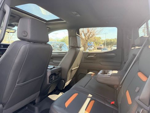 Used 2025 GMC Sierra 1500 AT4 w/ AT4 Premium Package image 6