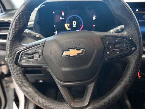 Used 2024 Chevrolet TrailBlazer LS w/ LS Convenience Package FWD image 21