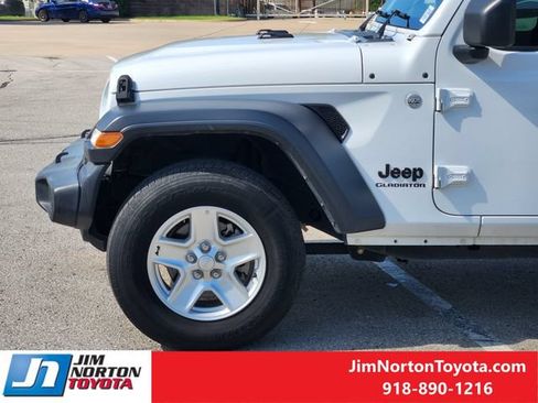 Used 2020 Jeep Gladiator Sport w/ Quick Order Package 24S AWD/4WD image 8