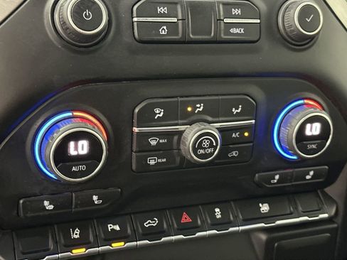 Used 2022 Chevrolet Silverado 2500 LT w/ Convenience Package image 19