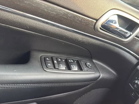 Used 2018 Jeep Grand Cherokee Limited AWD/4WD image 21