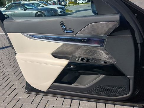 Certified 2024 BMW 740i image 32