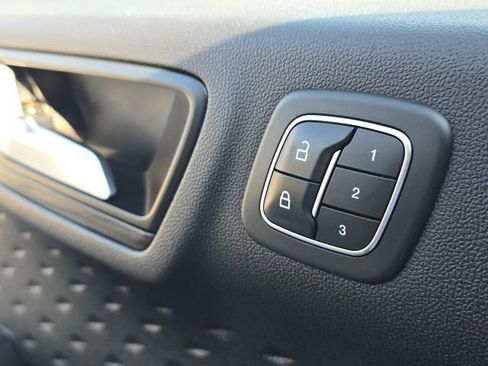 Used 2020 Ford Escape Titanium image 25