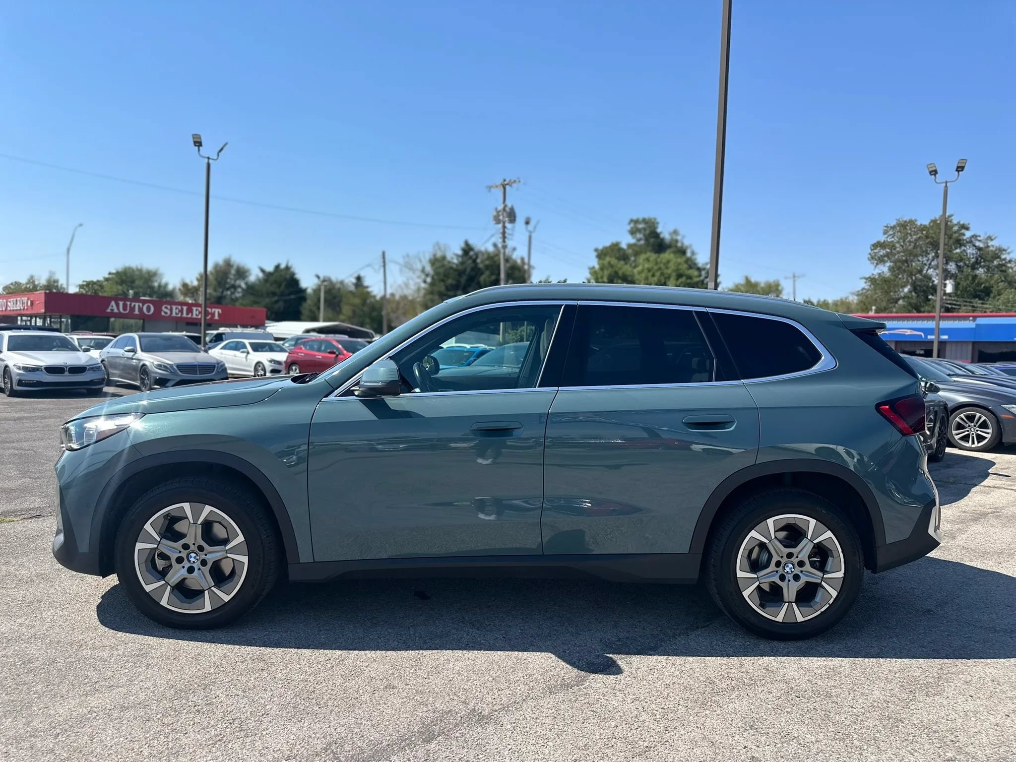 Used 2023 BMW X1 xDrive28i w/ Convenience Package AWD/4WD image 9