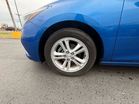 Used 2017 Chevrolet Cruze LT w/ Convenience Package image 10