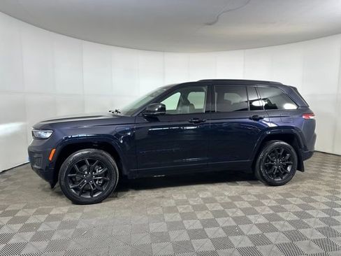 Used 2023 Jeep Grand Cherokee 30th Anniversary image 6