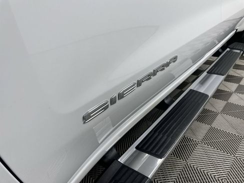 Used 2025 GMC Sierra 1500 SLT image 31