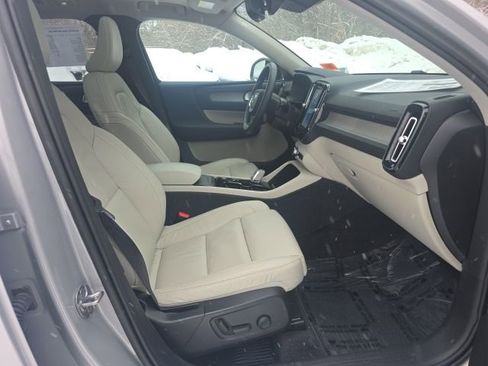 Certified 2023 Volvo XC40 B5 Plus w/ Driver Assist Package image 17