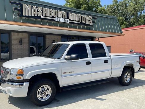 Used 2004 GMC Sierra 2500 SLT AWD/4WD image 2