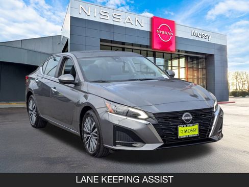 New 2025 Nissan Altima 2.5 SV w/ SV Premium Package image 4