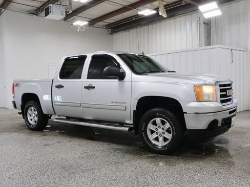 Used 2013 GMC Sierra 1500 SLE w/ Power Tech Package image 2