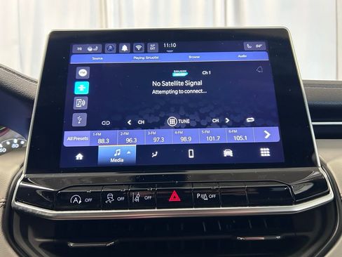 Used 2024 Jeep Compass Limited image 14