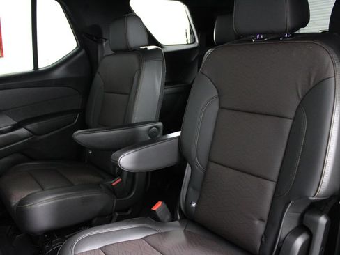 Used 2023 Chevrolet Traverse High Country FWD image 19