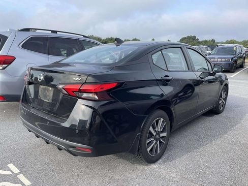 Used 2020 Nissan Versa SV FWD image 4