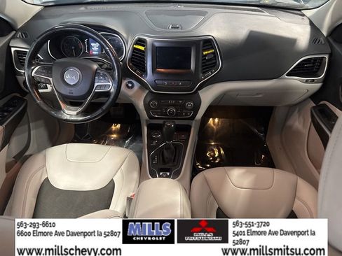 Used 2021 Jeep Cherokee Latitude Plus AWD/4WD image 13