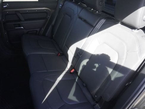 New 2026 Land Rover Defender 110 X-Dynamic SE image 30