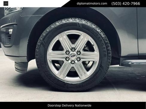 Used 2020 Ford Expedition XLT w/ Equipment Group 202A AWD/4WD image 46