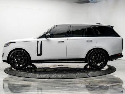 Used 2024 Land Rover Range Rover SE AWD/4WD image 7