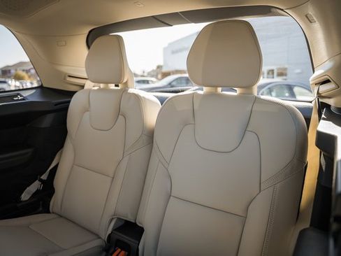 New 2026 Volvo XC90 B6 Ultra w/ Protection Package Premier image 33