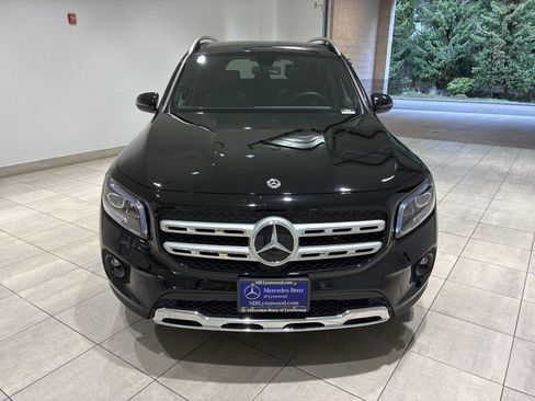 Used 2023 Mercedes-Benz GLB 250 4MATIC image 2