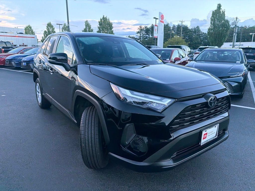 Certified 2025 Toyota RAV4 LE AWD/4WD image 3