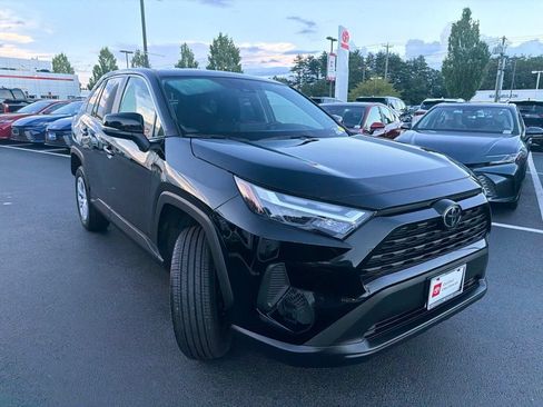 Certified 2025 Toyota RAV4 LE AWD/4WD image 3