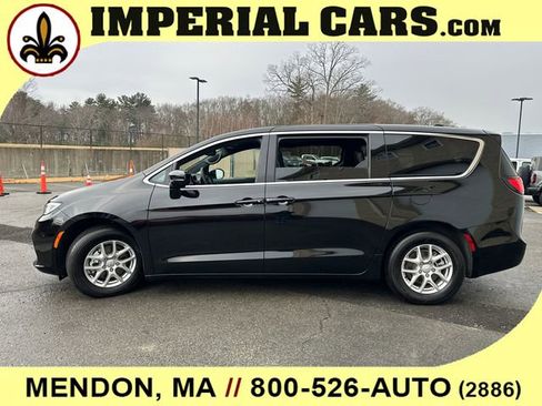 New 2026 Chrysler Pacifica Select FWD image 6