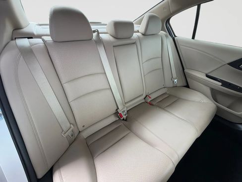 Used 2017 Honda Accord Touring image 18