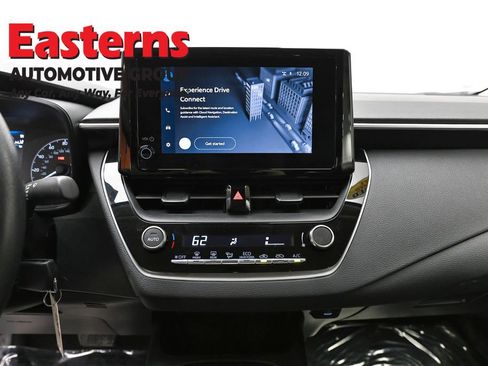Used 2025 Toyota Corolla LE FWD image 12