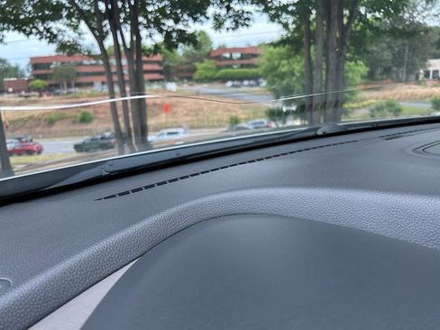 Used 2018 Hyundai Santa Fe SE FWD image 5