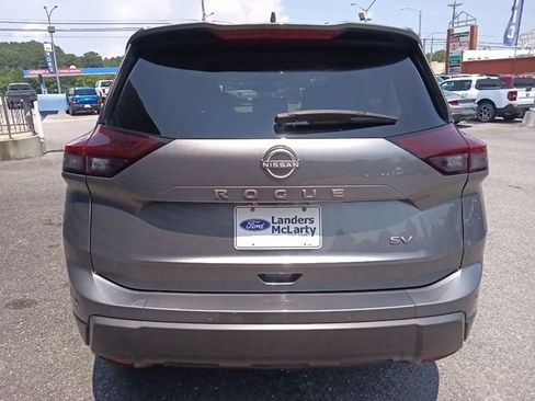 Used 2024 Nissan Rogue SV FWD image 4