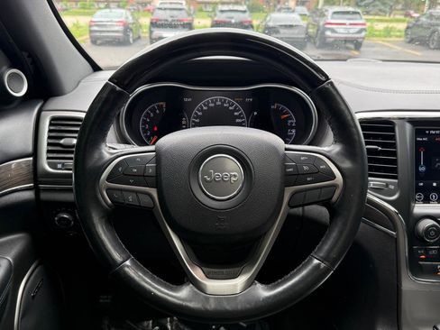 Used 2018 Jeep Grand Cherokee Overland AWD/4WD image 13