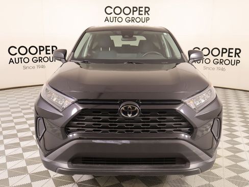 Used 2022 Toyota RAV4 LE image 8