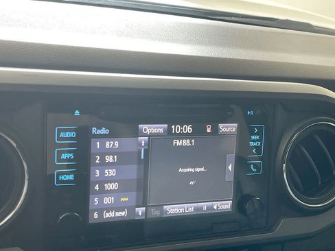 Certified 2019 Toyota Tacoma TRD Off-Road image 16