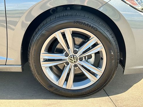 Used 2024 Volkswagen Jetta SE w/ Panoramic Sunroof Package image 10