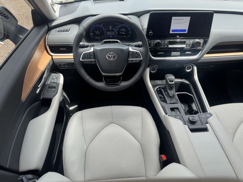 Certified 2026 Toyota Grand Highlander AWD image 27