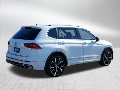 Certified 2022 Volkswagen Tiguan SEL R-Line image 7