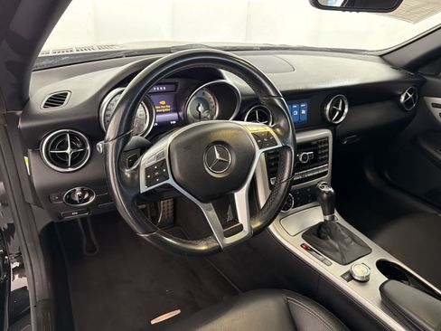 Used 2014 Mercedes-Benz SLK 250 image 4