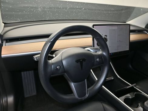 Used 2019 Tesla Model 3 Standard Range Plus RWD image 15