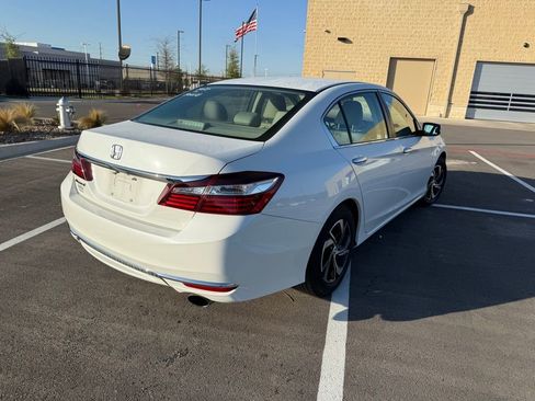Used 2017 Honda Accord LX image 4