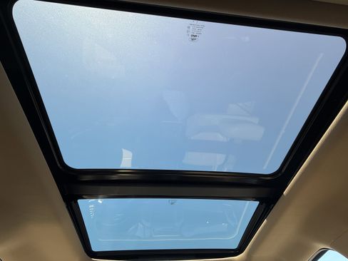 Used 2017 Ford F250 Lariat w/ Lariat Ultimate Package AWD/4WD image 14