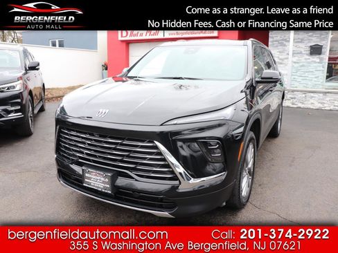 Used 2025 Buick Enclave Preferred image 1