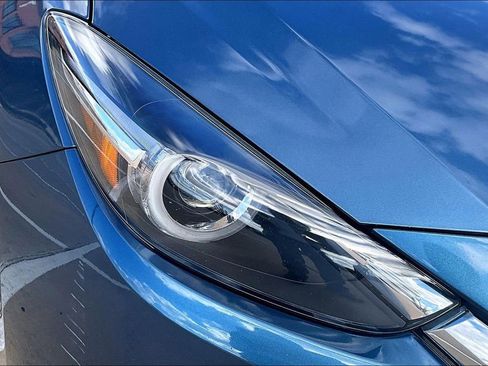 Used 2018 MAZDA MAZDA3 Grand Touring w/ Premium Equipment Package image 38