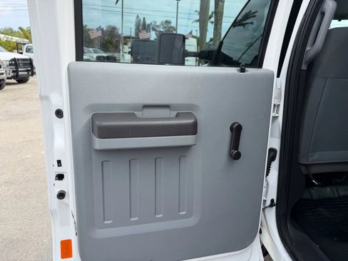 Used 2013 Ford F550 4x4 Crew Cab Super Duty w/ Payload Upgrade Pkg image 13